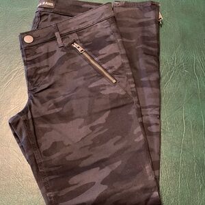 Express Moto Black Camo Skinny Jeans with Zip Pocket/ankle low rise size 6